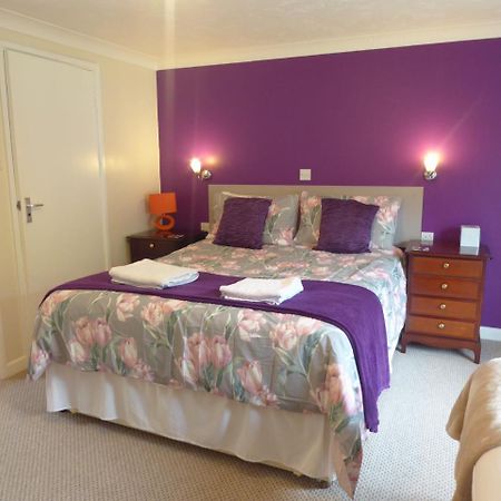 Neuadd Wen Guest House Carmarthen Ngoại thất bức ảnh